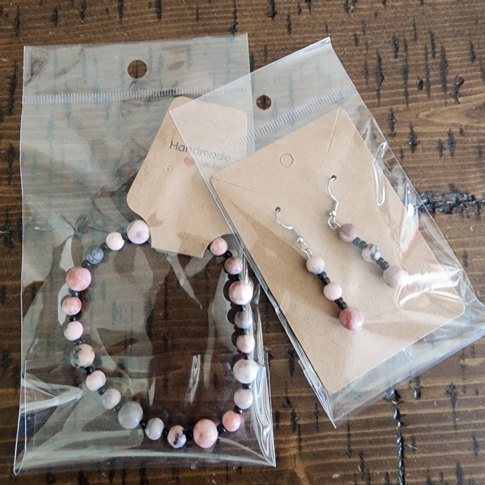 Elegant Pink and Black Glass Beaded Bracelet and Earring Set